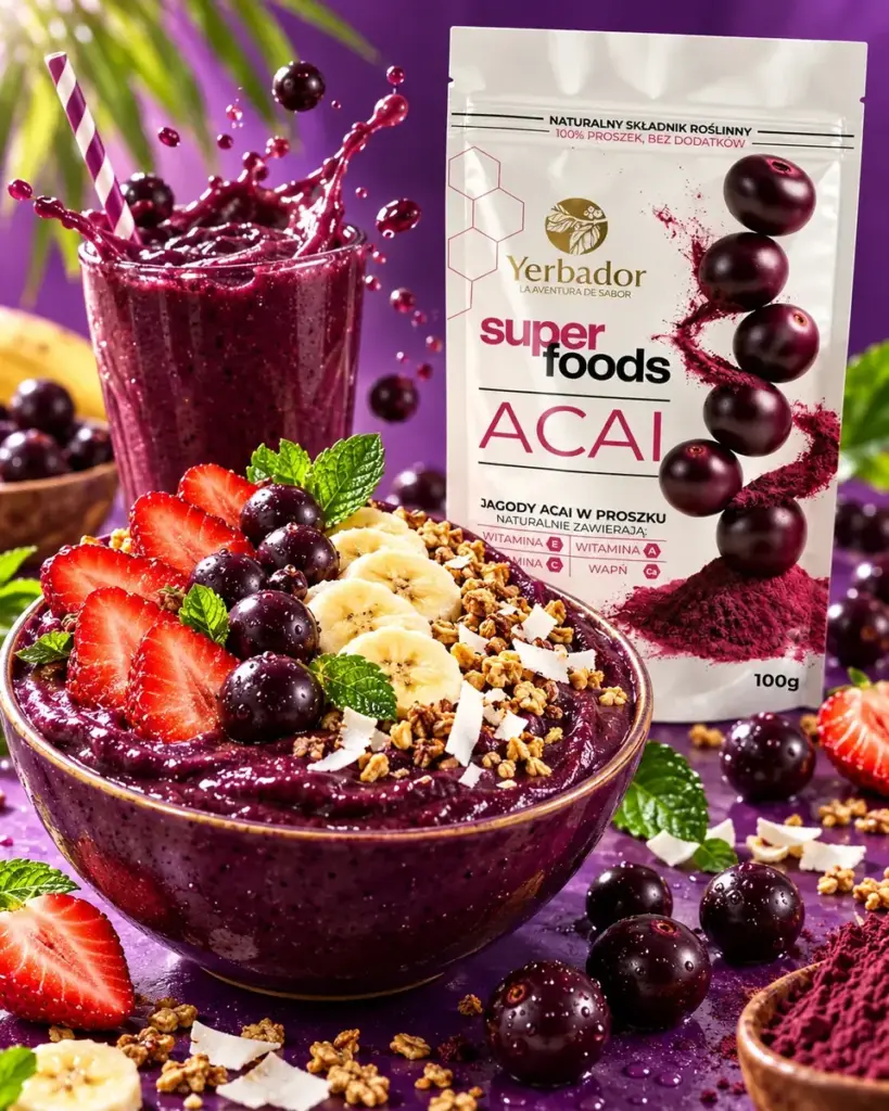 Cold yerba mate: açaí bowl with strawberries and coconut, smoothie splash and Yerbador açaí package