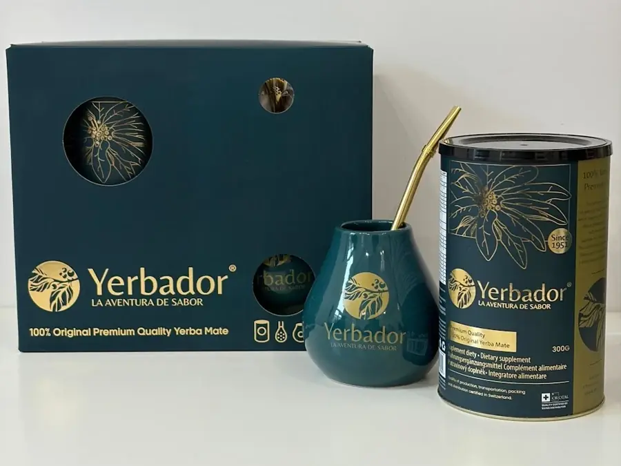 Cold yerba mate: yerbador Premium set photo — box, mate cup and tin on white background