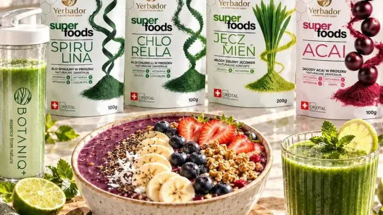 Wide shot: açaí bowl, green smoothie, shaker and four Yerbador superfoods